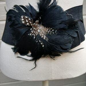 Feather belt and earrings